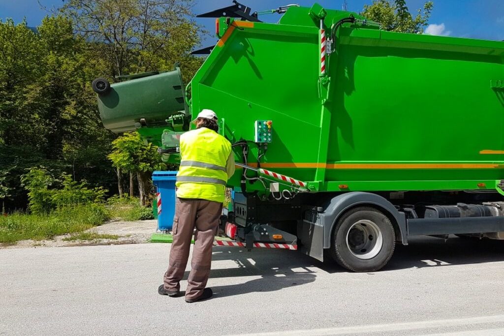 Waste-and-recycling-collector-solutions